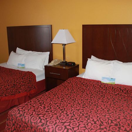 Days Inn By Wyndham Walcott Davenport Esterno foto