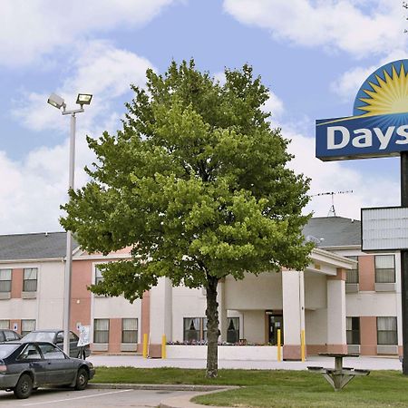 Days Inn By Wyndham Walcott Davenport Esterno foto